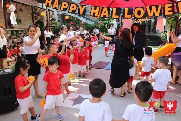 Một góc Lễ hội Halloween tại trung tâm dạy kỹ năng sống cho trẻ Worldkids Bình Tân