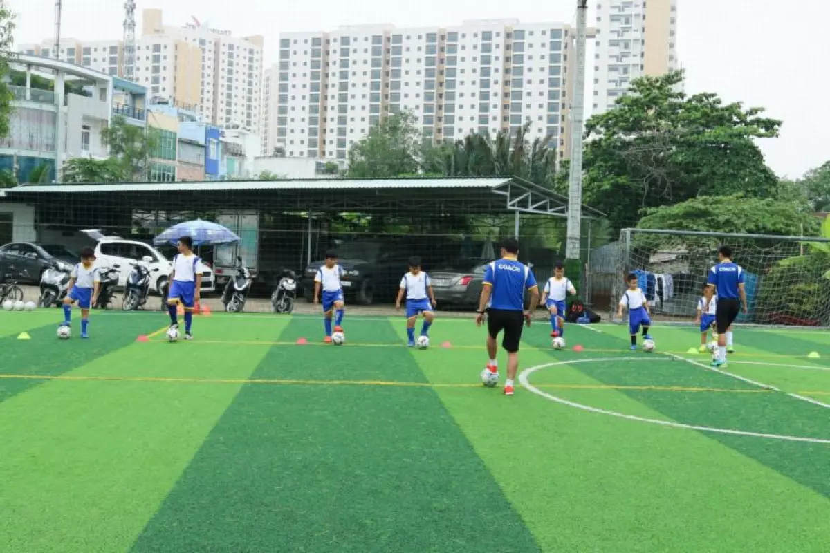 lớp dạy bóng đá trẻ em tại tphcm